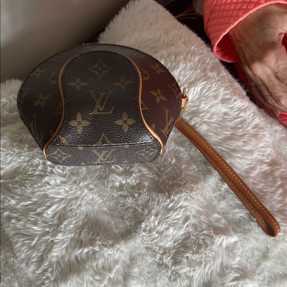 Louis Vuitton Brown Mini ellipse clutch Monogram Wristlet - Picture 4 of 4